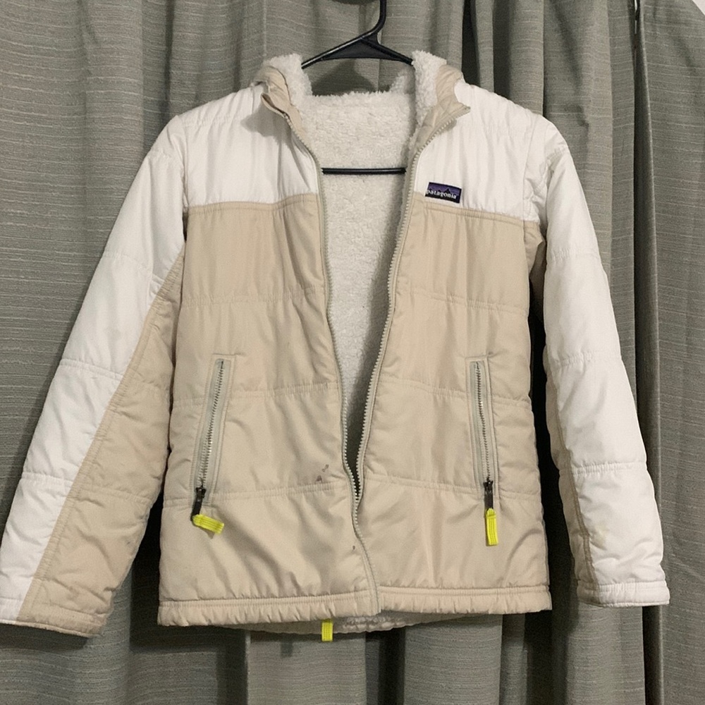 Girls Patagonia coat, reversible, size 7/8.